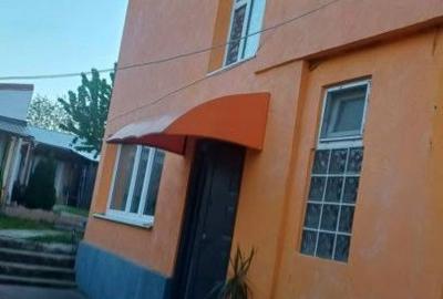 Casă cu 3 camere cu Teren 160 Mp în Central - 1