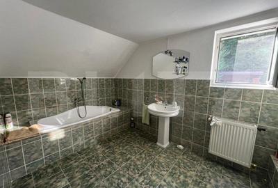 Casă cu 4 camere cu Teren 19 Mp în Central