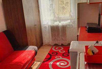 Proprietar inchiriez garsoniera zona DAMBOVI?A - 1