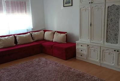 Vand apartament 3 camere