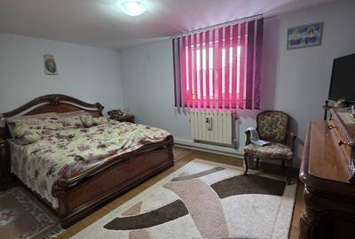 Casă cu 4 camere cu Teren 650 Mp în Central - 2