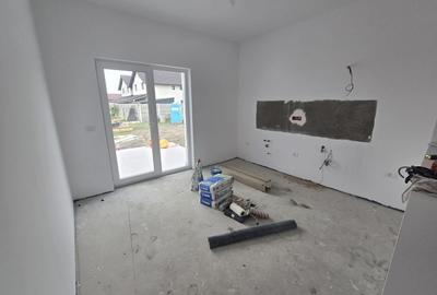 Duplex cu 3 camere cu Canalizare în Moșnița Nouă - 3
