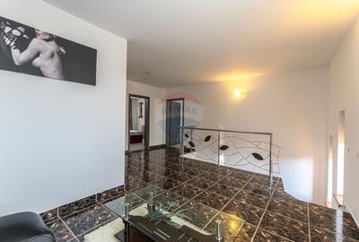 Casă cu 5 camere cu Piscina în Colonia Bod - 14