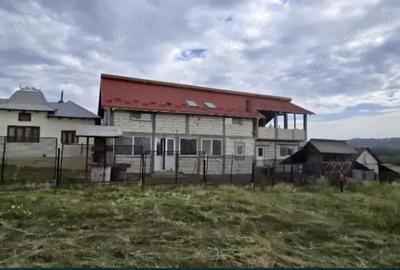 Casă cu 5 camere cu Teren 3650 Mp în Sutești - 7