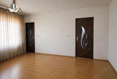 Apartament cu 2 camere decomandat în Soarelui
