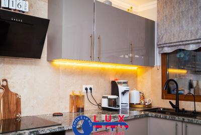 Casă cu 7 camere cu Piscina în Central - 3