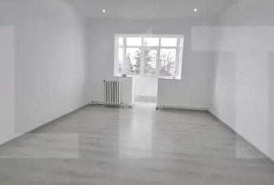 Apartament cu 4 camere semidecomandat în Central - 2