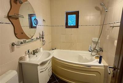 APARTAMENT 3 CAMERE, ETAJ 2, 1 DECEMBRIE - 12