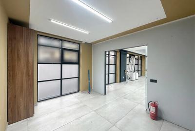 Spațiu comercial, de 78 mp, în Centrul Civic - 3