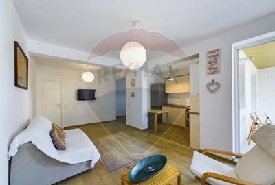 Apartament cu 2 camere decomandat, mobilat în Tractorul