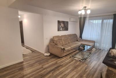Vanzare apartament  3 camere,vedere către Coloana Infinit, 168000 € - 3