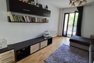 Apartament cu 2 camere decomandat în Rovine