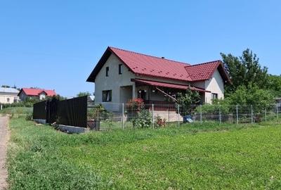 Se vinde casa in sat iuresti - 2