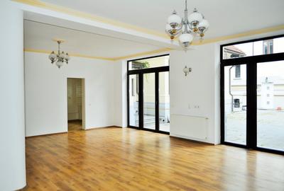 Birou, de 120 mp, în Dacia - 3