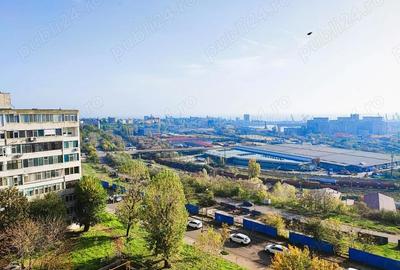 Apartament cu 3 camere semidecomandat în Central - 1