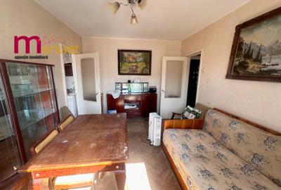 Apartament 3 camere,str.Alunisului,etaj 3 - 6