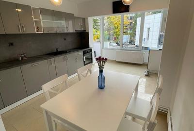 Apartament cu 4 camere decomandat, mobilat în Centrul Civic