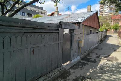 Casă cu 7 camere cu Teren 250 Mp în Central - 8