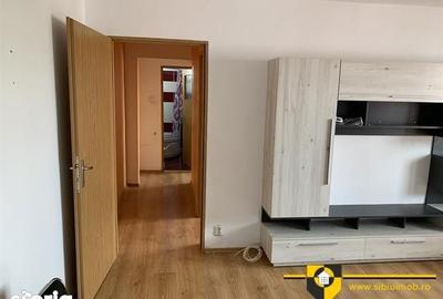 Apartament cu 3 camere semidecomandat, mobilat în Central - 4
