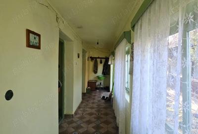 Casă cu Teren 900 Mp în Buteni - 3