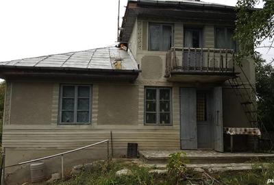 Casă cu 2 camere cu Teren 3410 Mp în Podu Turcului - 3