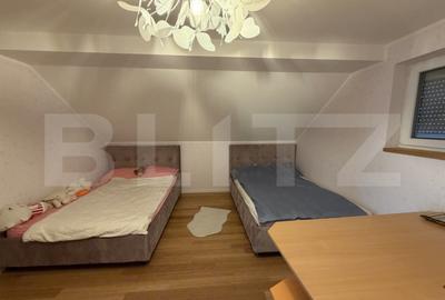 Casă cu 5 camere cu Teren 1000 Mp în Central