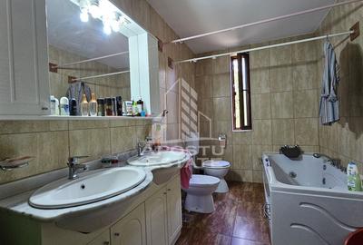 Casă cu 7 camere cu Canalizare în Ghioroc - 9
