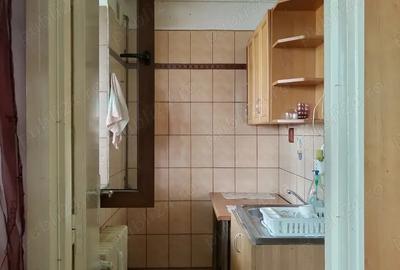 Garsoniera spa?ioasa 47 mp cu balcon-terasa Favorit Cotroceni 58.000 Garsoniera spa?ioasa 47 mp cu balcon-terasa Favorit Cotroceni 58.000 - 4