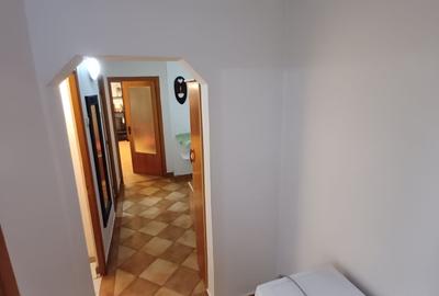 Apartament 2 camere, str. Dunavat, et. 3/4 - 13