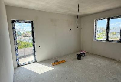 Casă cu 5 camere cu Teren 400 Mp în Domnești - 10
