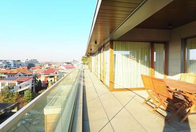 Apartament cu 5 camere decomandat, mobilat în Herăstrău