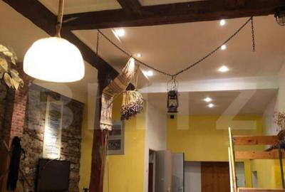 Casă cu 7 camere cu Canalizare în Zărnești - 3