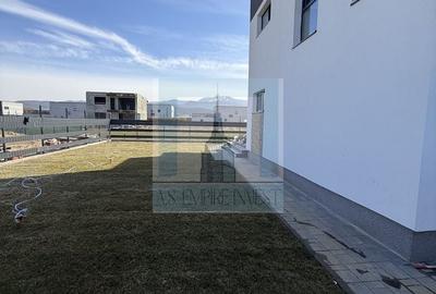 Casă individuală cu 4 camere cu Canalizare în Cristian - 8