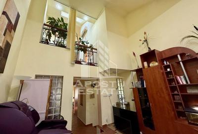 Casă cu 6 camere cu Teren 604 Mp în Fratelia