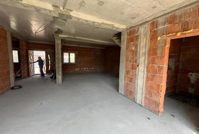 Casă cu 4 camere cu Teren 500 Mp în Vladimirescu - 3