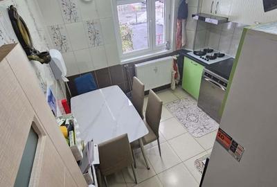 Apartament cu 3 camere semidecomandat, mobilat în Berceni - 6