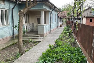 Casă cu 4 camere cu Teren 1250 Mp în Gherăseni - 1