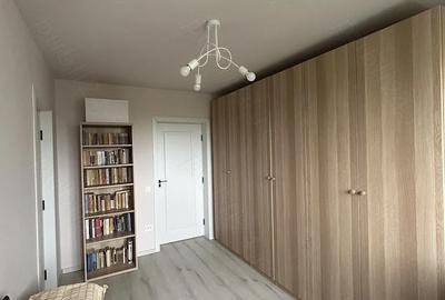 Apartament cu 3 camere decomandat în Drumul Taberei