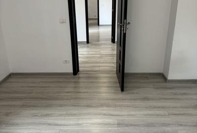 Casă cu 4 camere cu Teren 75 Mp în Tei - 3