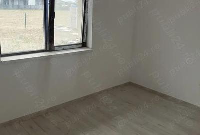 Casă cu Teren 532 Mp în Remetea Mare - 4