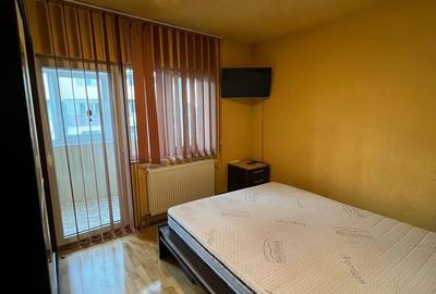 Apartament cu 3 camere decomandat în Micro 11 - 8