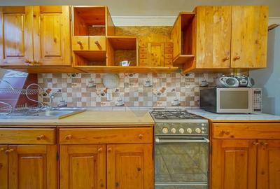 Casă cu 6 camere cu Teren 337 Mp în Central - 11