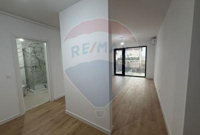 Apartament cu 3 camere decomandat în Theodor Pallady