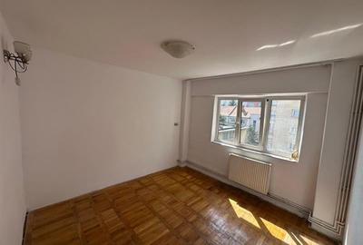 Apartament 2 camere, decomandat, Zona Centrul Civic, Brasov - 2