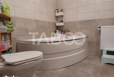 Casă cu 4 camere cu Canalizare în Central - 1