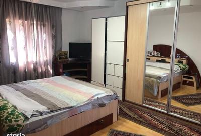 Casă cu 4 camere cu Canalizare în Apărătorii Patriei