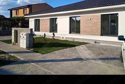 Casă cu Teren 320 Mp în Giarmata - 1