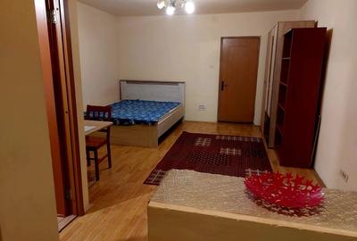 De inchiriat apartament cu 1 camera zona Circumvalatiunii - 1