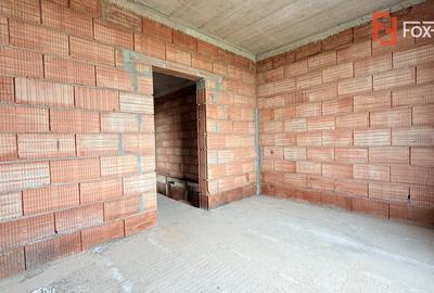 Duplex cu 4 camere cu Canalizare în Moșnița Nouă - 10