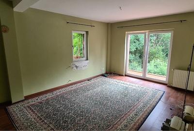 Casă cu 3 camere cu Teren 1640 Mp în Central - 8